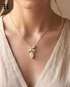 Pendentif floral personnalisé en or 14 carats avec diamant marquise, breloque délicate en diamant pour collier, vente en gros de bijoux fins - Product Image 1