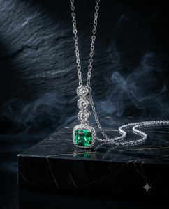Pendientes de Plata de Ley 925 con Esmeralda Verde de Laboratorio de Corte Esmeralda y Halo Brillante Redondo para Mujer - Product Image 5