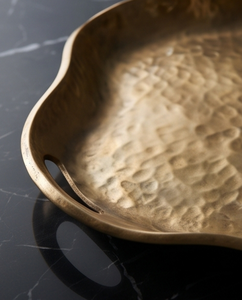 Plateau de service rond en métal doré festonné sur mesure avec poignée et texture alvéolée – Vaisselle élégante pour la vente en gros - Product Image 4