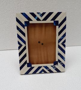Marco de fotos con incrustaciones de hueso de primera calidad, hecho a mano y diseñado para uso familiar e interior. - Product Image 3