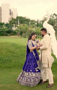 ชุดเลเฮนกาโชลีพร้อมผ้าคลุมไหล่  งานปักดิ้นด้วยด้ายชิโนนและเลื่อม - Product Image 3