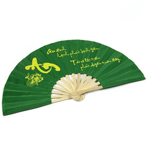 Éventail pliant décoratif à prix compétitif, fabriqué à la main, de grande qualité, en bambou et soie. - Product Image 3