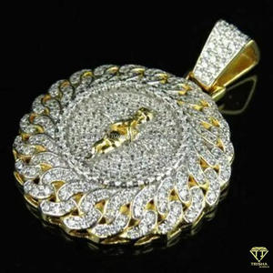 Pendentif médaillon en argent sterling avec sertissage de pierres détaillé et style streetwear - Product Image 2
