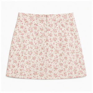 Jupe mini décontractée pour femme, coupe ajustée, imprimé floral numérique, en tissu tissé léger et respirant, taille haute, taille naturelle, fente latérale - Product Image 2