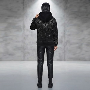 Sweat-shirt à capuche personnalisé de luxe avec strass, style streetwear Y2K, vêtements de mode, design unisexe, confort optimal. - Product Image 4