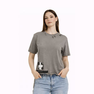 T-shirt décontracté pour femme, col rond, manches courtes, patchwork rouge vieilli, style streetwear, vente en gros 2026 - Product Image 1