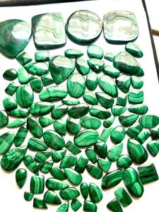 Lot en gros de cabochons en malachite velours naturelle, pierres précieuses en vrac pour la fabrication de bijoux, pendentifs, bagues, boucles d'oreilles. - Product Image 5