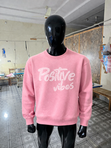 Sweat-shirt à col rond pour femme OEM, rose, avec strass, inscription « Positive Vibes », style streetwear oversize, tenue décontractée, mode - Product Image 6