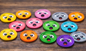 Écusson brodé personnalisé mignon à thermocoller ou à coudre, motif visage de dessin animé pour vêtements et accessoires - Product Image 4