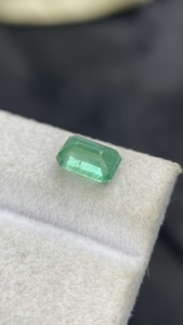 Émeraude naturelle certifiée du Zambie, taille octogonale, pierre à bon lustre, pierre précieuse non montée pour la création de bijoux, 1,37 carat - Product Image 5