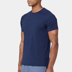 T-shirt de sport pour hommes en gros, personnalisé, pour fitness, entraînement, course à pied, vêtements de sport légers, respirants, à séchage rapide, anti-humidité - Product Image 1