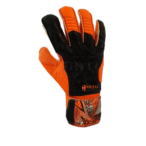 Guantes de portero de fútbol de látex naranja y negro de diseño personalizado de primera calidad con látex alemán en relieve y correa de látex de corte negativo. - Product Image 2
