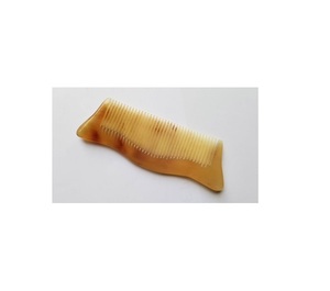 Peigne à dents larges en corne de buffle fait main pour démêler les cheveux bouclés sans casse ni dommages - Product Image 6