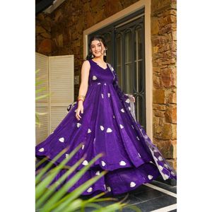 ชุดเดรส Anarkali สำหรับผู้หญิงสำหรับงานปาร์ตี้ พร้อมกางเกงและผ้าคลุมไหล่ ลุคทันสมัยสำหรับงานปาร์ตี้ - Product Image 3