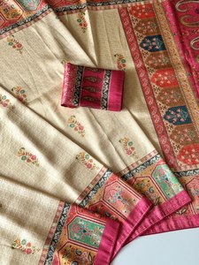 Sari de Seda Dola Suave de Lujo con Tejido Jacquard de Alta Calidad y Blusa con Estampado Digital Posicionado - Product Image 2