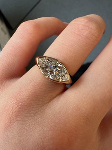 Bague de fiançailles avec diamant de laboratoire taille marquise 2 carats, certifiée IGI - Product Image 6