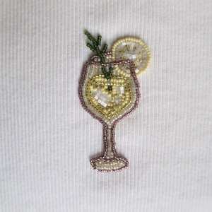 Top de Tirantes Bordado a Mano con Cuentas, Diseño Floral Intrincado y Elegante Estilo sin Mangas - Product Image 4