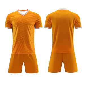 Uniforme de Fútbol Ligero y Transpirable, Superventas, con Impresión de Logotipo Personalizado, Manga Corta, Multicolor, Pedidos al por Mayor para la Temporada de Invierno - Product Image 2