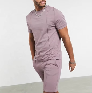 Ensemble T-shirt et short slim fit pour homme, design minimaliste, matière douce et extensible, tenue décontractée d'été, costume deux pièces sur mesure - Product Image 1