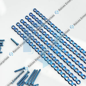 Plaques et vis en titane de haute qualité de 1,5 mm, découpables et verrouillables, lot de 46 pièces pour la chirurgie orthopédique vétérinaire des chats et des chiens - Product Image 2