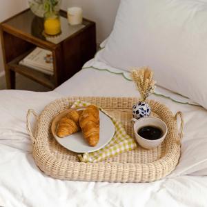 Bandeja rectangular de ratán hecha a mano con asas, bandeja tejida para servir café, té, bocadillos, desayuno, cocina y mesa de comedor - Product Image 5