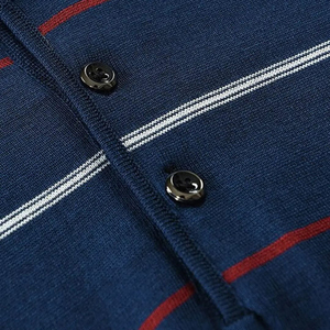 Polo de Punto a Rayas de Manga Corta para Hombre, Calidad Premium, Corte Regular Informal, Azul Marino con Rayas Blancas y Rojas - Product Image 3