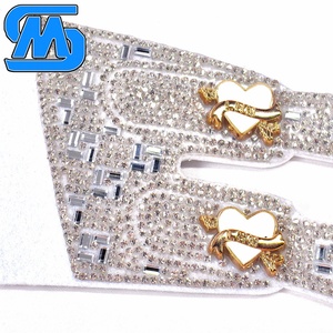 Sandalias de Mujer Personalizadas con Lazo de Pedrería, Transpirables, de PU, con Adorno de Corazón LOVE y Aplique Blanco - Product Image 5