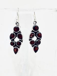 Boucles d'oreilles pendantes en argent sterling motif feuille de grenat, bijoux vintage élégants en pierres précieuses, cadeau fait main pour femme, mariage, fête - Product Image 4