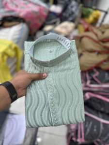 Kurta Chikankari de Lucknow de qualité supérieure, en viscose pure, avec broderie Resham lourde, pour hommes, fournisseur de vêtements ethniques - Product Image 3