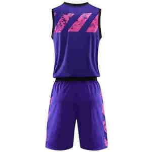 Conjunto de camiseta y pantalones cortos de baloncesto personalizados, tela ligera y transpirable, ideal para entrenamientos, partidos y deportes de equipo - Product Image 2