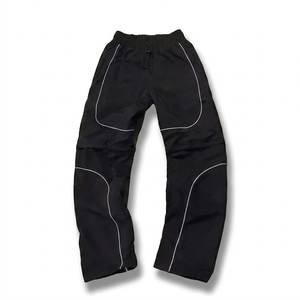 Nouvel ensemble de pantalons coupe-vent en nylon noir pour homme avec logo personnalisé et empiècements, respirant et élégant pour l'été, style streetwear - Product Image 4
