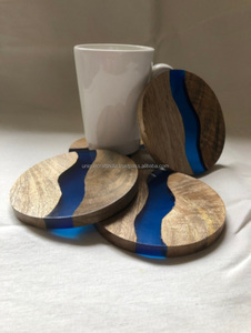 Dessous de verre modernes personnalisés en nid d'abeille Artisanat indien unique par des artisans Bois et résine personnalisés pour la décoration intérieure ou les cadeaux - Product Image 2