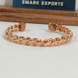 Brazalete Abierto Ajustable de Cobre Grabado a Mano, Diseño Liso, Ligero, Tradicional y Elegante para Hombre - Product Image 3