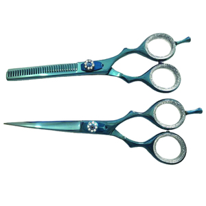 Tijeras Profesionales de Tres Orificios para Corte de Cabello con Recubrimiento en Polvo, Personalizables, Bajo MOQ, para Uso en Entrenamiento, Tijeras de Barbero - Product Image 1