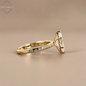 Bague de luxe en diamant marquise en or jaune avec pavé serti, bijoux de fiançailles, de mariage et de mariée, cadeau pour femme, fournisseur de joaillerie fine - Product Image 2