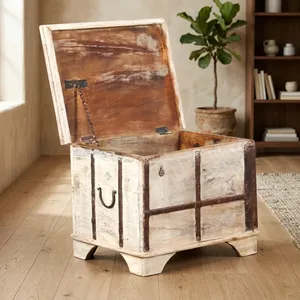 Vintage Heritage Reclaimed Wood <b>Storage</b> Trunk <b>Chest</b> Box Coffee Table with Metal Fittings for Farmhouse Bedroom Living Room - Product Image 4