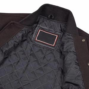 Veste universitaire pour homme, noire et crème, manches en cuir PU, veste bomber décontractée d'automne, col rabattu, coupe classique - Product Image 4