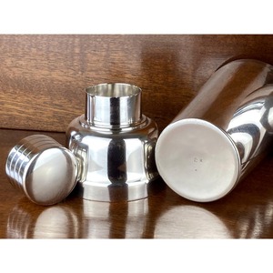 Fabriqué en acier inoxydable de haute qualité, résistant à la rouille, shaker à cocktails fabuleux, performance durable. - Product Image 4