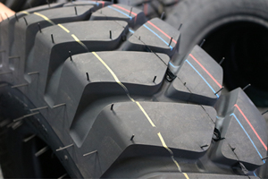 Pneu de camion KUMATIRE K723, robuste, en caoutchouc durable, haute performance, pour le transport en Afrique et au Moyen-Orient - Product Image 4