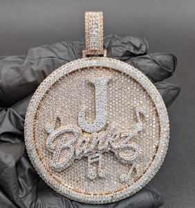 Colgante de Letra de Moissanita Oro Rosa, Charm Personalizado con Inicial, Joyería Hip Hop Iced Out para Hombres y Mujeres - Product Image 2