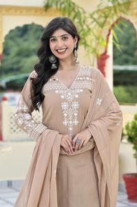 Ensemble Salwar en coton brodé beige pour femme, style traditionnel, coupe régulière, longueur genou, tenue décontractée, séchage rapide, numérique - Product Image 5