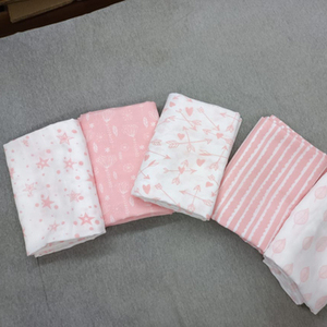 Couverture en mousseline personnalisée, 100% coton imprimé, rose et blanc, douce, confortable, taille reine, couvertures en mousseline personnalisées - Product Image 3