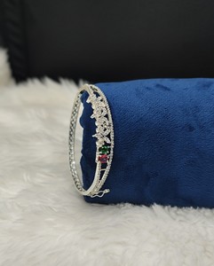 Bracelet en argent plaqué avec breloque fleur et pierre taille radiant, diamant américain, bijoux de soirée pour femme, bracelet ouvrable, fournisseur - Product Image 2