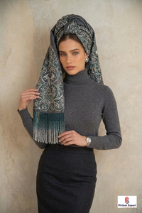 Foulard carré léger et doux effet soie, imprimé sur mesure, pour femme, fournisseur en gros OEM ODM - Product Image 2