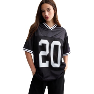 Camiseta de fútbol americano con cuello en V de gran tamaño personalizada para mujer, Top de manga corta con estampado personalizado, lo mejor para ropa de calle y ropa deportiva - Product Image 1