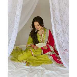 ชุดเสื้อผ้าปาร์ตี้สำหรับผู้หญิงชุดเสื้อผ้า plazzo dupatta พร้อมงานปัก - Product Image 3