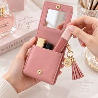 Mini trousse de maquillage de voyage avec double compartiment et porte-clés, pochette de beauté portable pour rouge à lèvres avec miroir