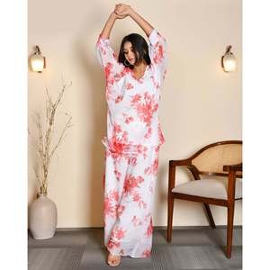 ชุดเซ็ตผ้าชีฟองลายดอกไม้ลำลอง Birdie ไซส์ XS สีขาว พร้อมดีไซน์ลายดอกไม้สำหรับใส่ทุกวัน - Product Image 6