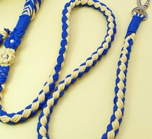 Laisse pour chien en coton tressé fait main : design floral en macramé - Product Image 1