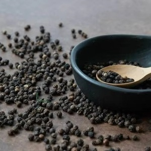 พริกไทยดำเวียดนามเกรดพรีเมียมบดละเอียด 550 กรัม พริกไทยบดคุณภาพเยี่ยมสำหรับปรุงรสเนื้อสเต็ก - Product Image 1